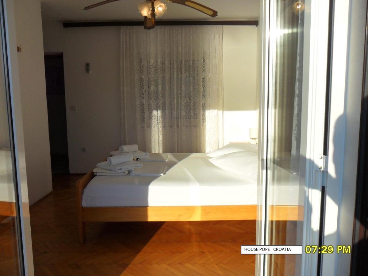 Beachfront House Pope B&B Selca  Exterior photo
