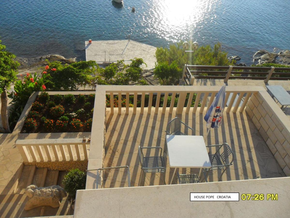 Beachfront House Pope B&B Selca  Exterior photo